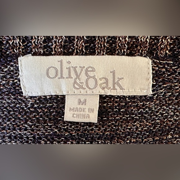 ✨ Olive & Oak Glittery Silver Top (M) ✨ - Picture 7 of 12